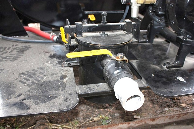 Техническое обслуживание оборудования: Машины для нанесения герметизирующего покрытия на асфальт